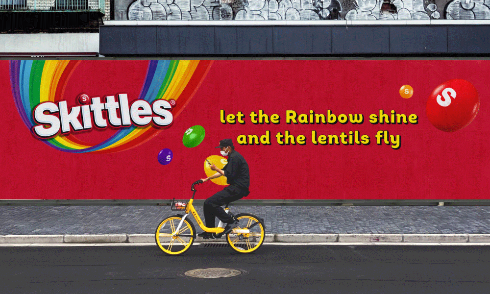 SKITTLES® chwali się nowym tęczowym logo. Chce być bliższej generacji Z